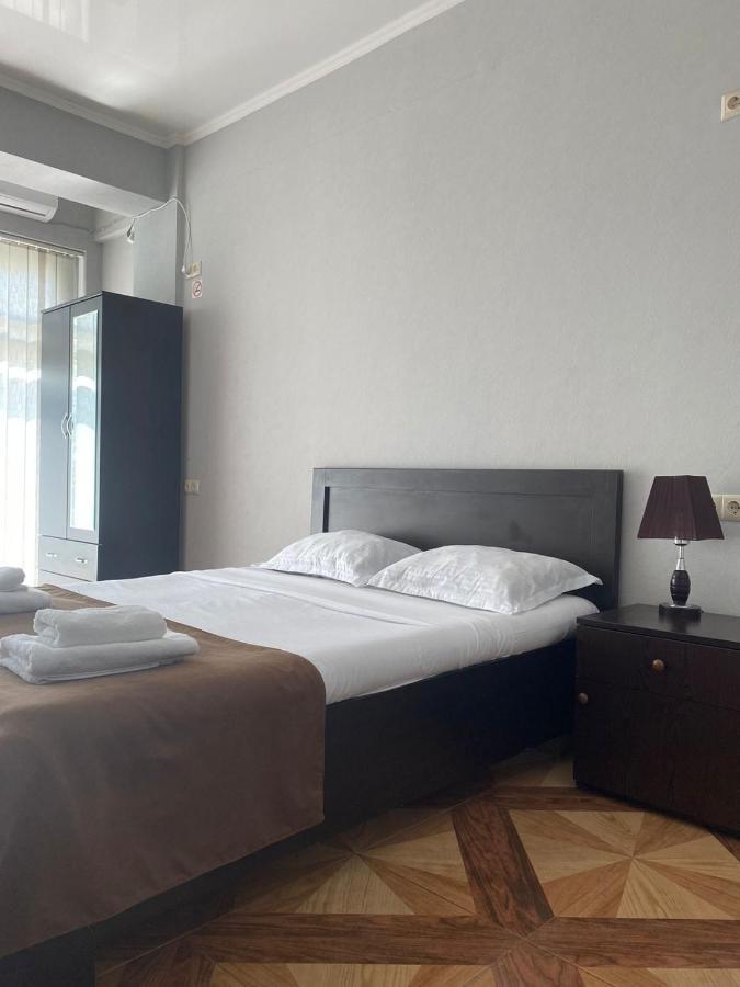 Hotel Saburtalo Roni Tbilisi ภายนอก รูปภาพ