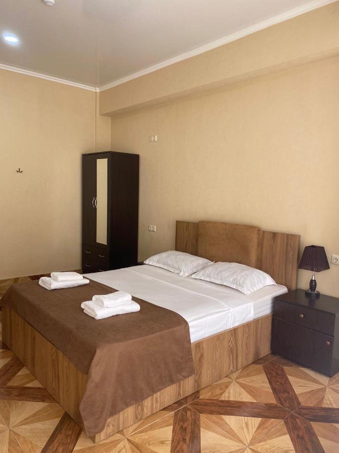 Hotel Saburtalo Roni Tbilisi ภายนอก รูปภาพ