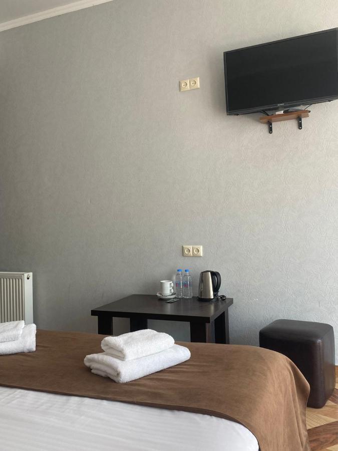 Hotel Saburtalo Roni Tbilisi ภายนอก รูปภาพ