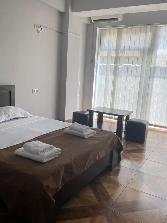 Hotel Saburtalo Roni Tbilisi ภายนอก รูปภาพ