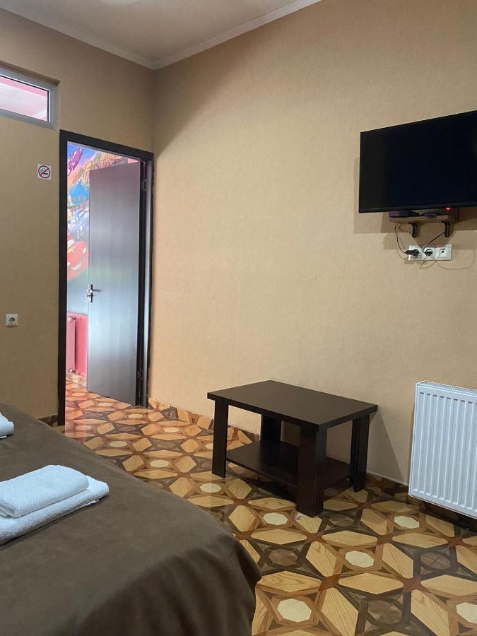 Hotel Saburtalo Roni Tbilisi ภายนอก รูปภาพ